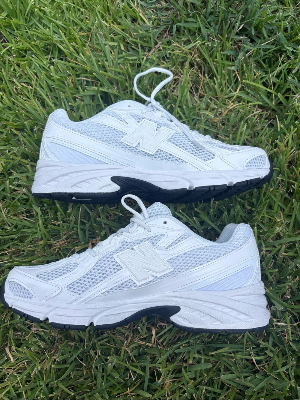 New Balance UNISEX White Mesh